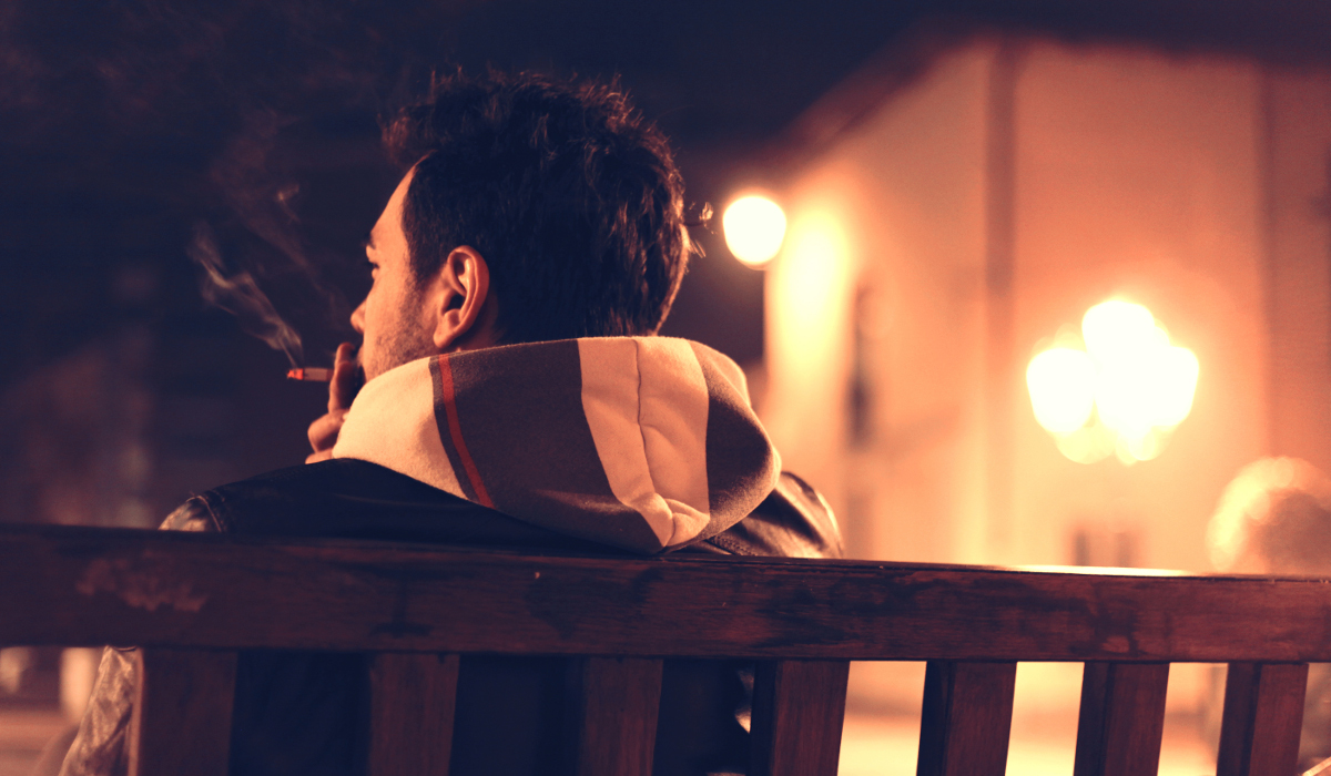 Czy prawo pozwala na palenie na balkonie?