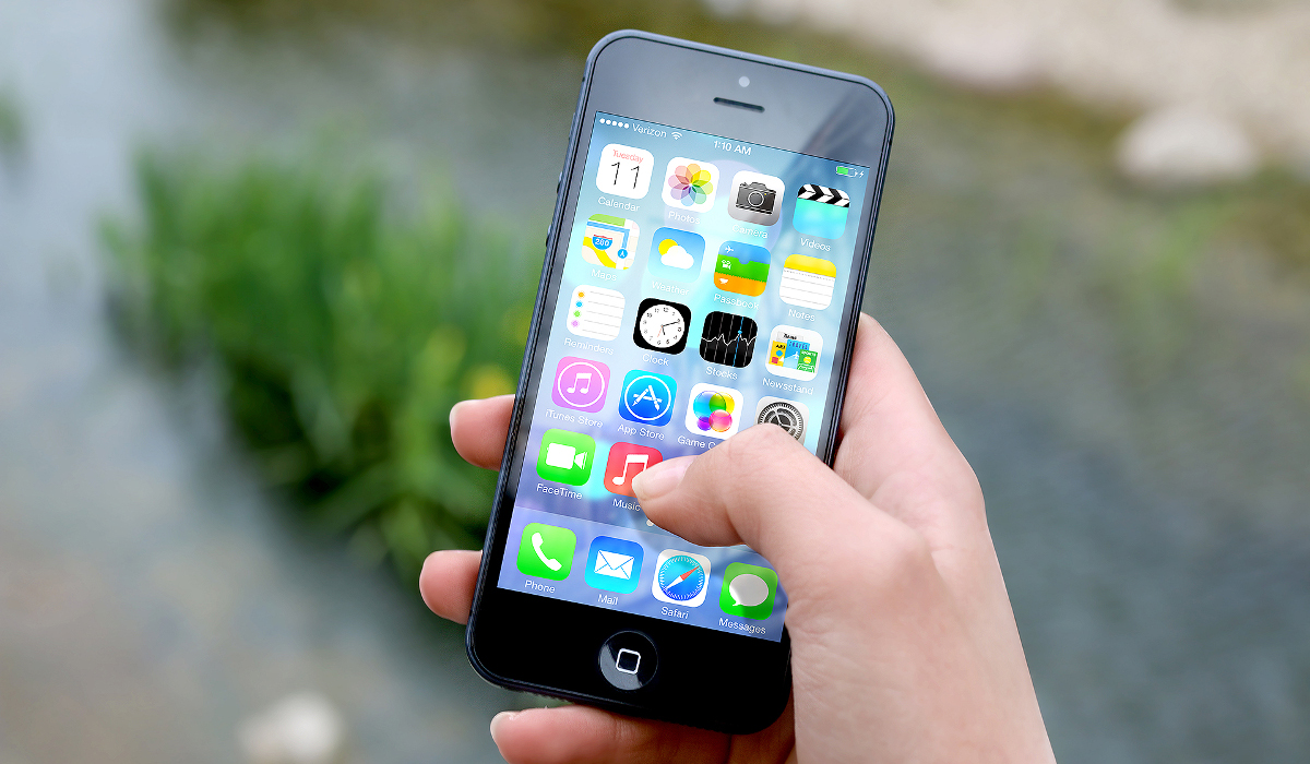 Najnowszy iPhone do testów za 1zł – uwaga na ogłoszenia od oszustów!