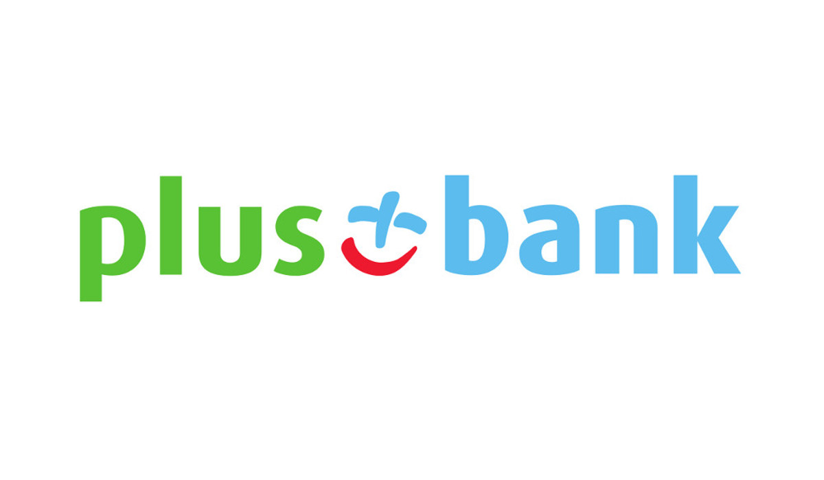 Plus Bank po ataku robi niewiele, ale chociaż zastrzegł już część kart