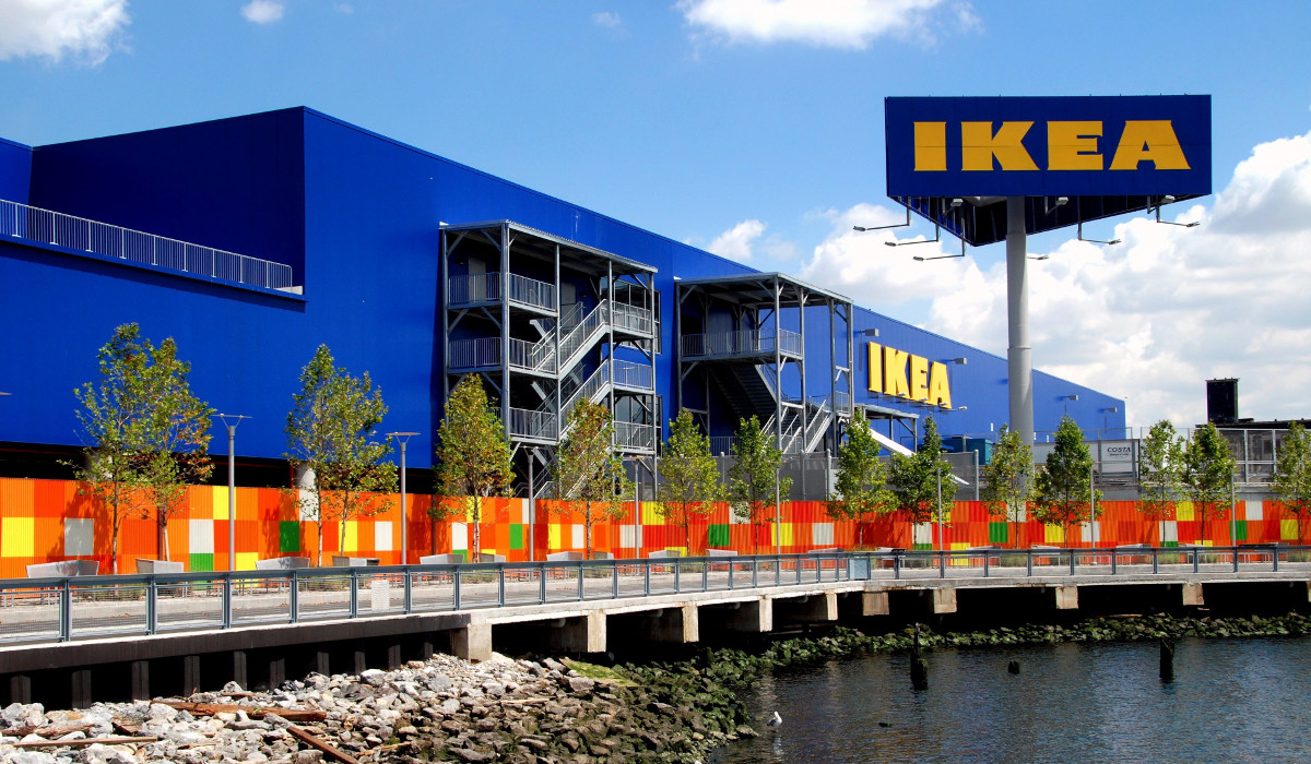 Niska emerytura? Ikea daje polskim pracownikom wyższe świadczenia!