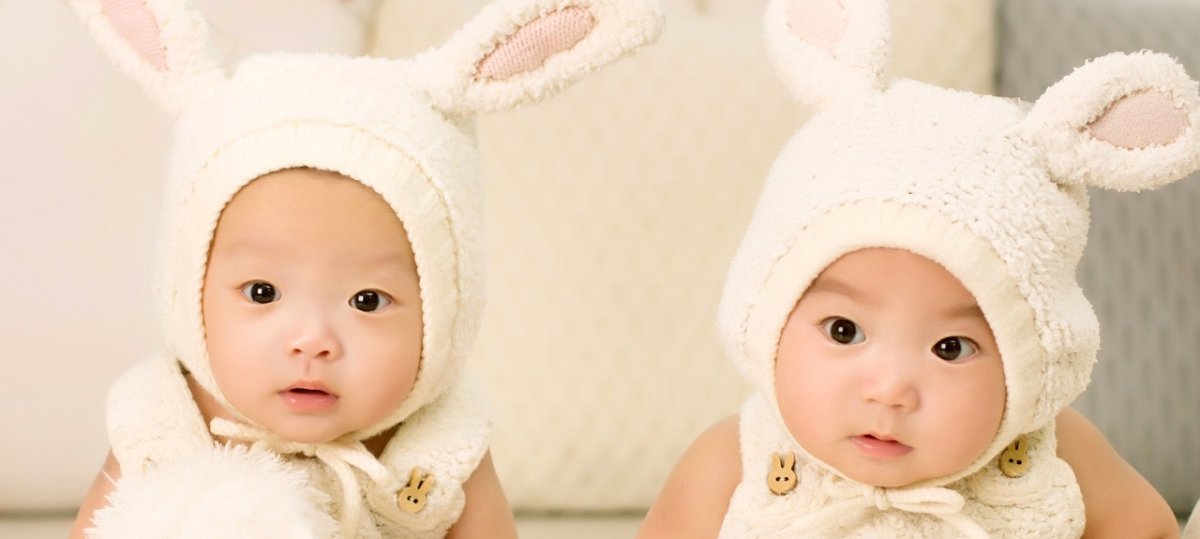 Trzeba było nie rodzić bliźniąt – pojawiają się spore problemy przy świadczeniach dla rodziców