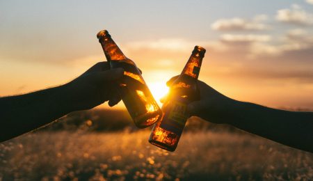 Piwa po 22 możesz już nie kupić. Co zmienia w praktyce nowa ustawa o wychowaniu w trzeźwości?