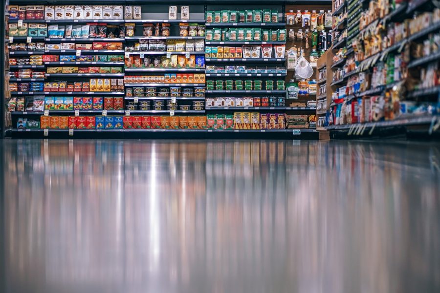 Pracownik Tesco zarabia mniej niż ten z Biedronki – związki zawodowe żądają podwyżek