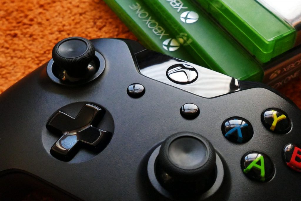Sklep na Allegro na sprzedaży Xbox One nieuczciwie zarabia dwa razy – skarży się nasz czytelnik