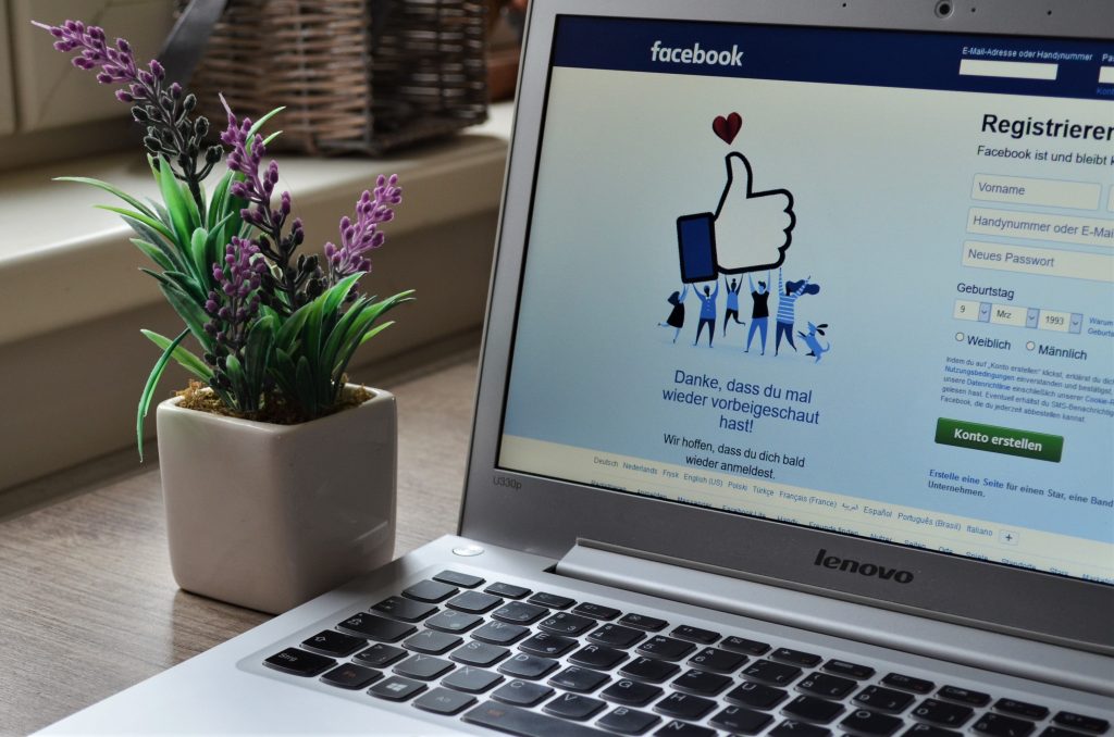 Czy warto reklamować się na Facebooku? To zależy od tego czy potrafimy, inaczej to będzie przepalanie pieniędzy