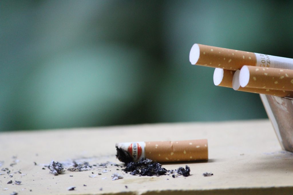 Walia jako pierwsza w Wielkiej Brytanii zakaże palenia na świeżym powietrzu!