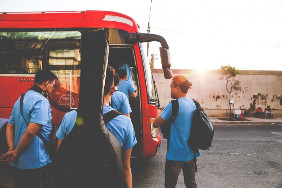 Urzędy pracy zorganizują transport do miejsc pracy, aby zmniejszyć bezrobocie. To (prawie) doskonały pomysł