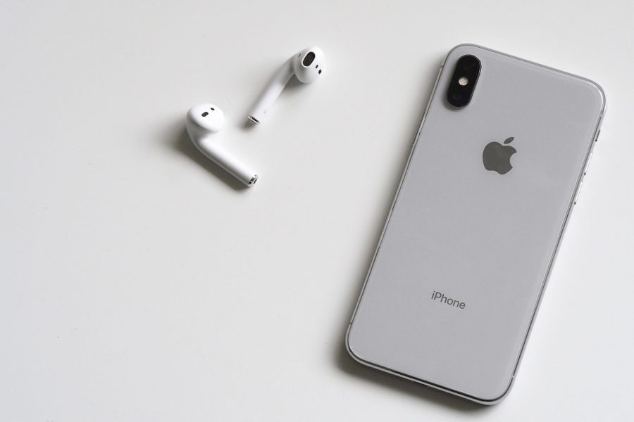 Nowy iPhone kosztuje nawet 7219 złotych. Jedzenie dla studenta na cały rok. Co jeszcze można kupić za cenę nowego iPhone?