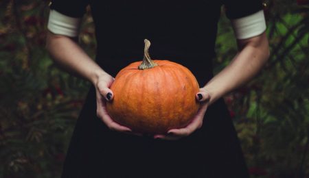 „Halloween nie jest polską tradycją”, mówią niektórzy. Tymczasem jest nam bliższa niż Wszystkich Świętych