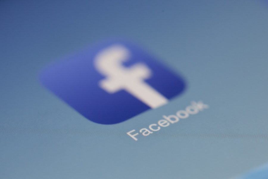 Prywatne wiadomości z 81 000 kont użytkowników Facebooka zostały wykradzione przez hakerów. Teraz żądają oni okupu
