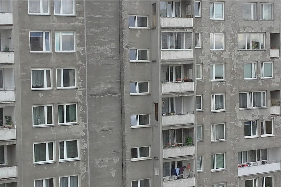 Ministerstwo zleciło kontrolę bezpieczeństwa budynków z tzw. wielkiej płyty. Czy tysiące Polaków żyje w niebezpieczeństwie?