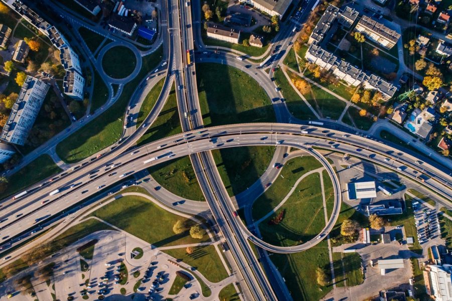 Najpierw zakaz wjazdu dla diesli, a teraz ograniczenia prędkości na autostradach. Wszystkiemu „winna” ekologia