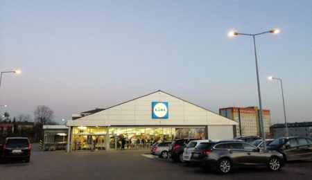 Lidl znowu szaleje na rynku pracy. Podnosi pensje o 10 proc., zatrudnia 1300 osób