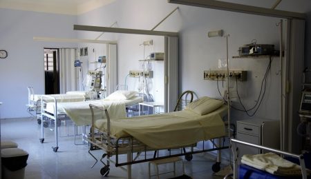 Opłaty za pobyt w szpitalu z dzieckiem zostaną zniesione. Ministerstwo Zdrowia obiecuje zmiany