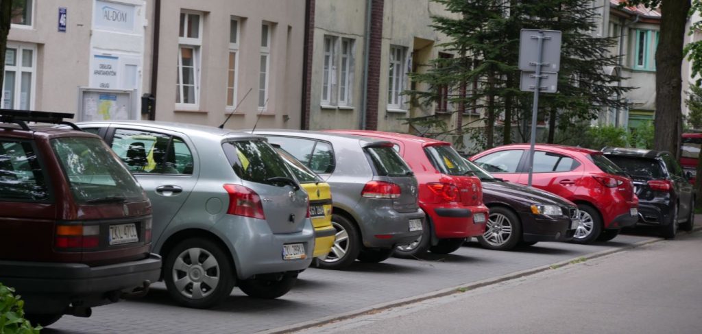Strefy płatnego parkowania coraz droższe. Na podwyżki decyduje się kolejny samorząd