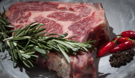 Branża wołowa znalazła winnego spadków cen mięsa. To wegetarianie