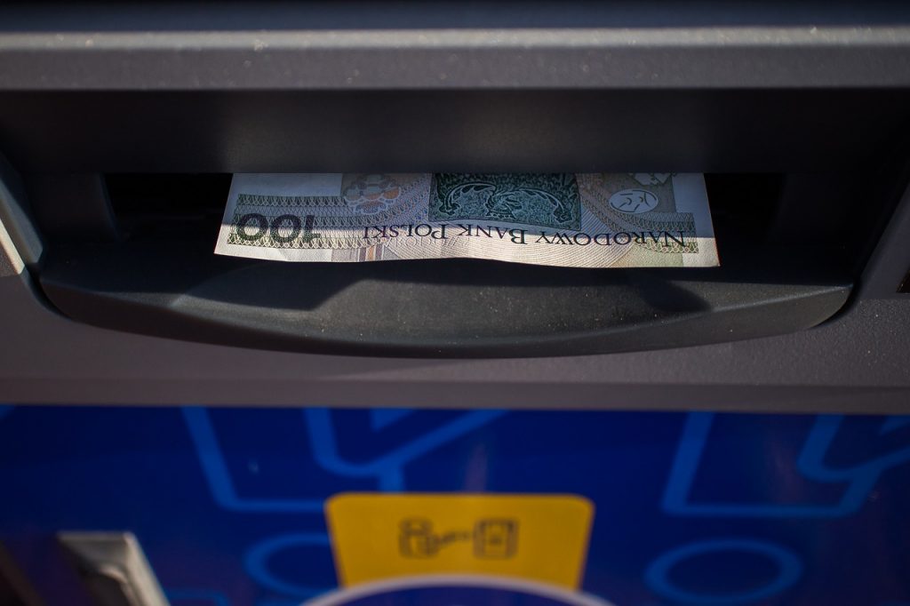 Język ukraiński w bankomatach Euronet to strzał w dziesiątkę. Rekordowe liczby transakcji