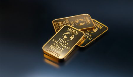 W czasach wymyślnych produktów bankowych, inwestowanie w złoto jawi się jako swoisty powrót do korzeni lokowania kapitału