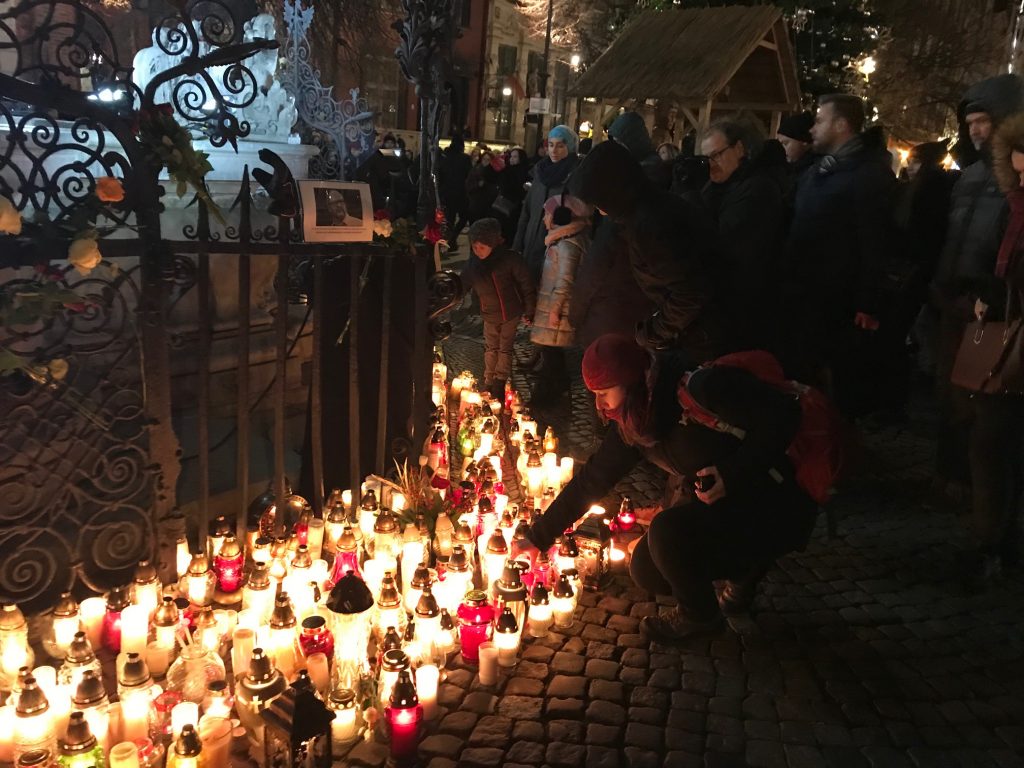 Rok od zamachu na prezydenta Gdańska. Dlaczego Stefan W. wciąż jest tylko podejrzany? Co dzieje się w innych śledztwach?