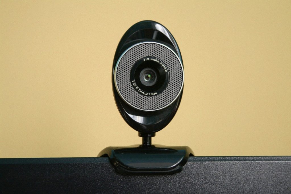 Większość korzystających z kamerek internetowych (np. do monitorowania dzieci) nawet nie zmienia domyślnego hasła