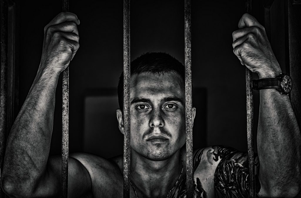 21 lat więzienia za niepoddanie się kwarantannie dla zarażonych koronawirusem