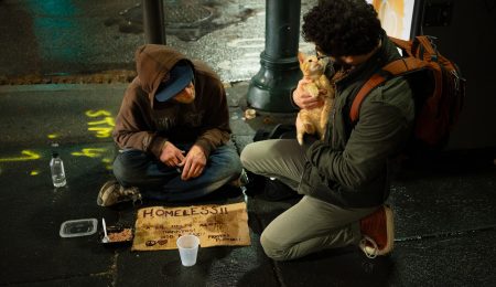 Francuzi karzą bezdomnych grzywnami za to, że ci nie poddają się kwarantannie domowej