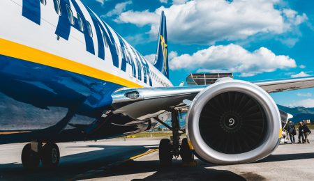 Koronawirus: Na zwrot pieniędzy od Ryanair za niewykorzystane bilety trzeba będzie zaczekać aż 6 miesięcy
