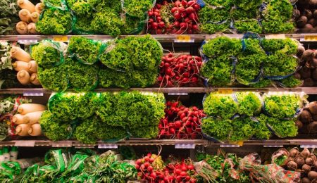 Rząd myśli o otwarciu państwowej sieci sklepów spożywczych Warzywniak Plus. Będą sprzedawać warzywa z PGR?