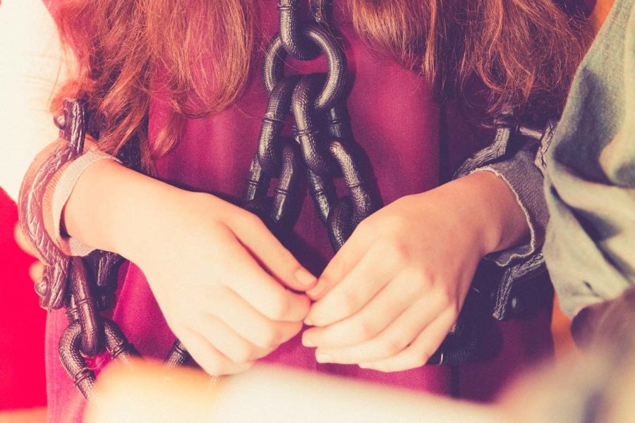 Warszawska syrenka trzymała przez chwilę tęczową flagę. Sprawcy trafili do policyjnego aresztu