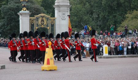 Rasizm, mobbing i kłótnie w rodzinie: brytyjska monarchia po raz kolejny pokazuje światu niezbyt eleganckie oblicze