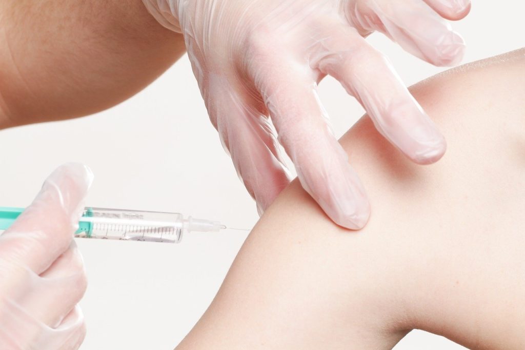 Horban: być może nie będzie innego wyjścia, jak wprowadzić obowiązek szczepienia przeciwko Covid-19