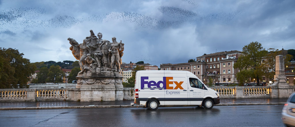 E-commerce wciąż ewoluuje. FedEx podpowiada jak osiągać lepsze wyniki sprzedaży