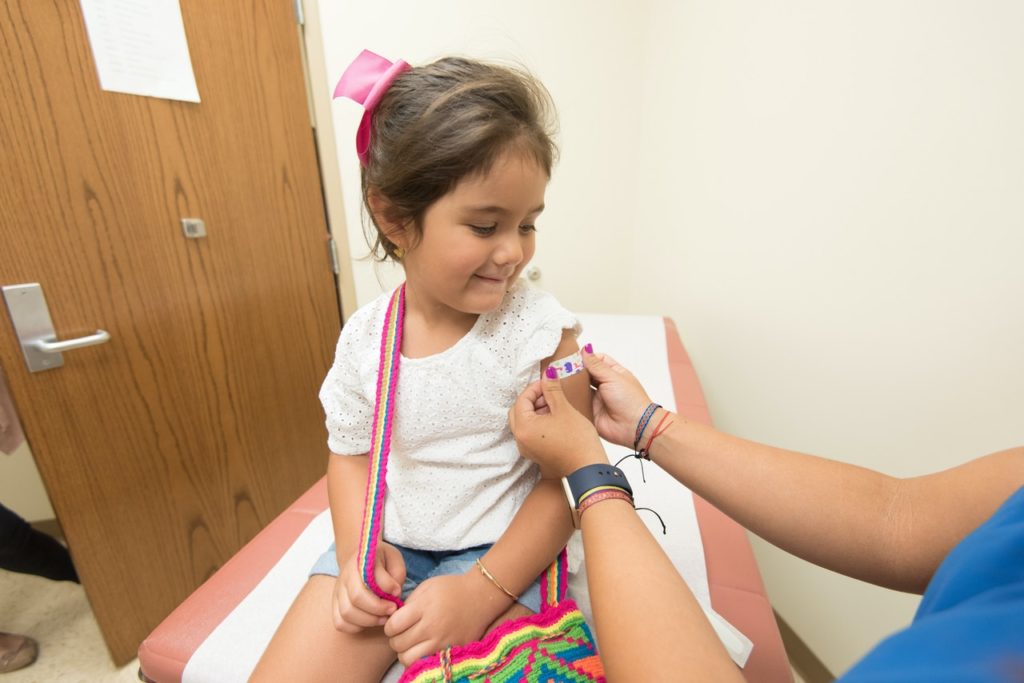 Dane o szczepieniu będą niezbędne do przyjęcia dziecka do żłobka lub przedszkola. W Sejmie procedowany jest projekt ustawy