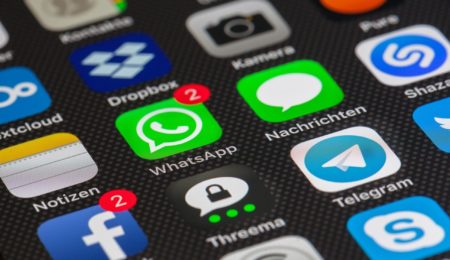 WhatsApp i Messenger nie działają  – to chwila tryumfu tradycyjnych SMS-ów. Sprawdź czy masz numery do ważnych kontrahentów