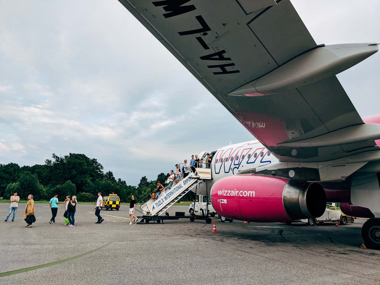 Wizz Air Zawiesza Loty Z Polski. Prezes Twierdzi, że To Przez ...