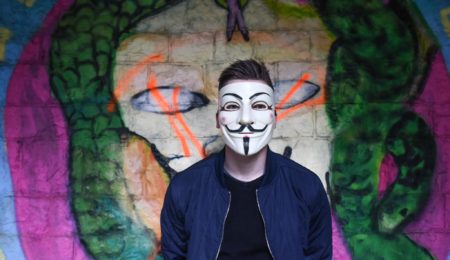 Hakerzy czy CIA? Bez znaczenia. Anonymous wycierają podłogę cyberbezpieczeństwem Putina