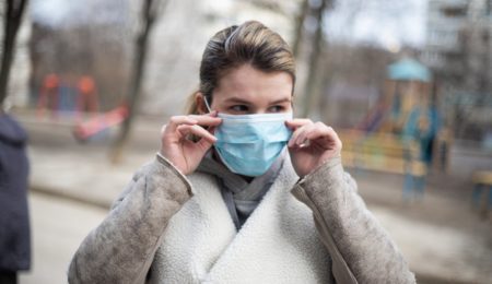 Od 1 kwietnia COVID-19 będzie traktowany w Polsce tak jak grypa