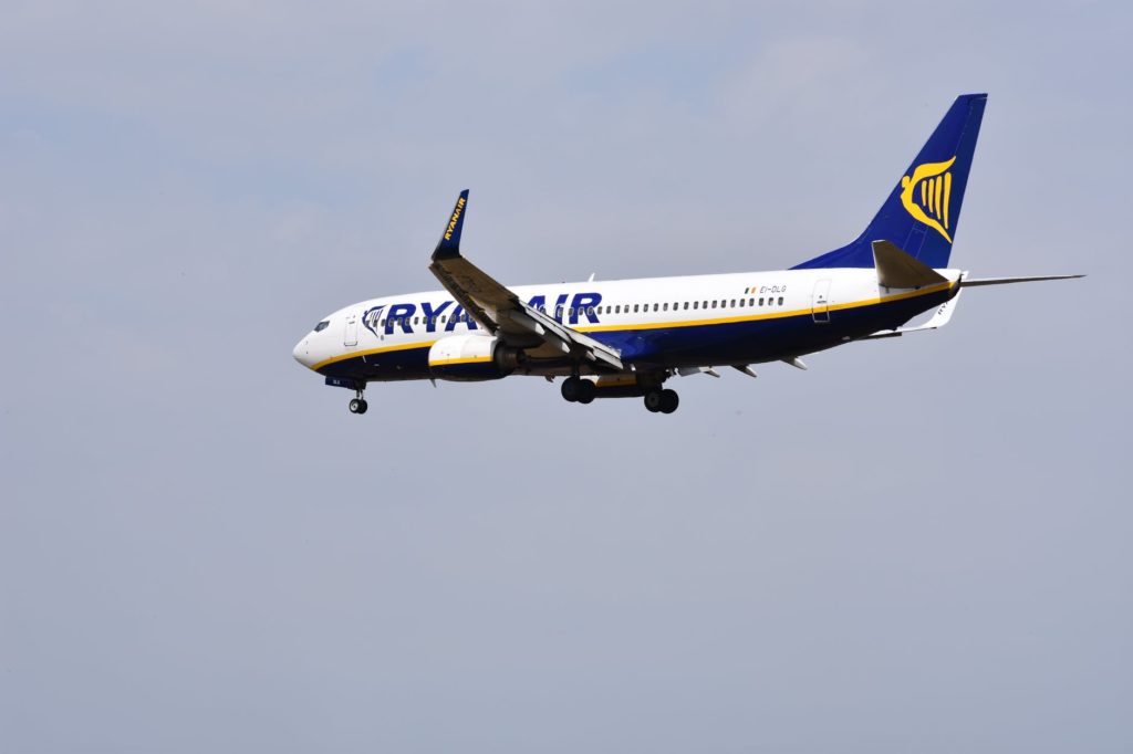 Ryanair: nawet jeśli pasażer zapłaci za wybór miejsca, można go przesadzić i odmówić zwrotu pieniędzy