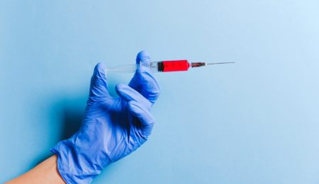 Nadchodzą szczepienia przeciwko przeciwko małpiej ospie. Unia Europejska już kupuje preparaty