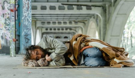 W Missouri bezdomność zniesiono ustawą. Za spanie na ulicy lub blokowanie chodnika grozić będą wysokie kary
