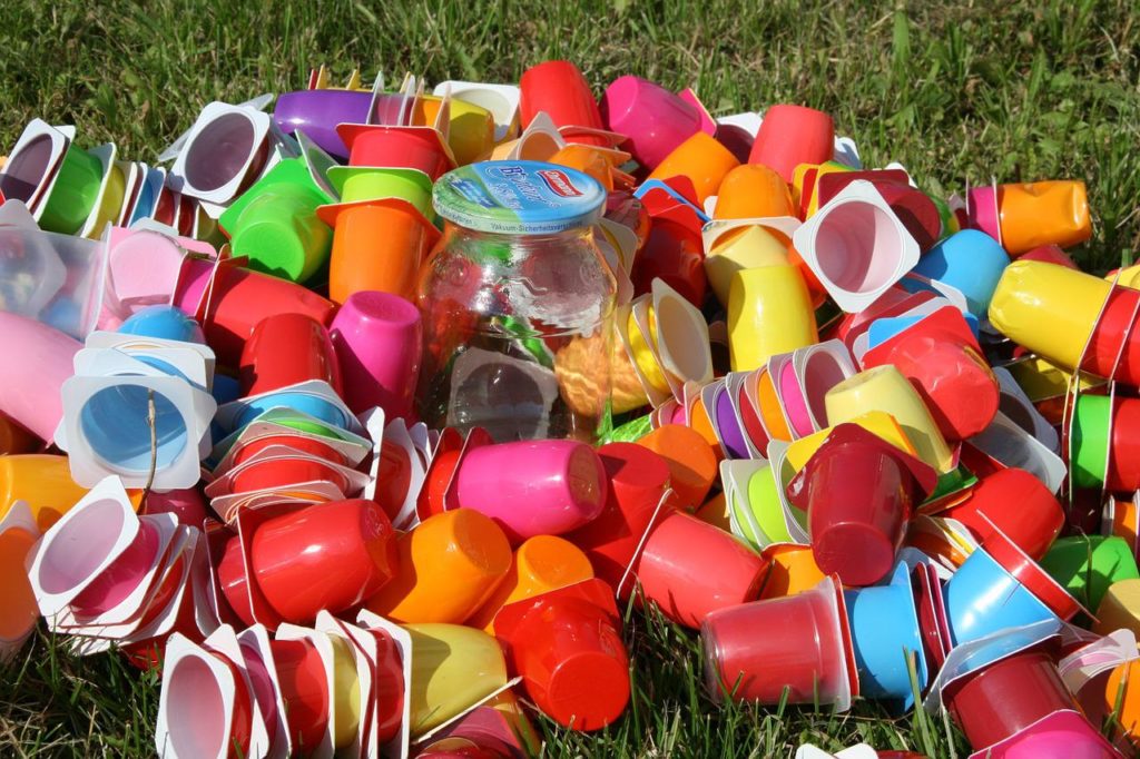 Już w 2023 roku w Polsce ma zostać wprowadzony zakaz korzystania z plastikowych jednorazówek