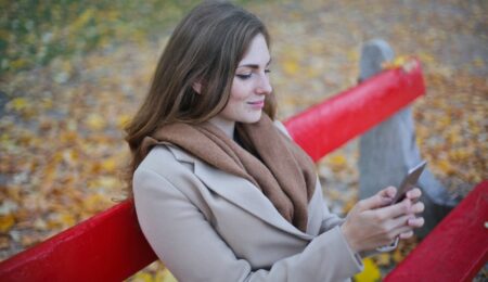 Polacy zaczną masowo dostawać SMS-y z urzędów. W tym od NFZ czy ZUS