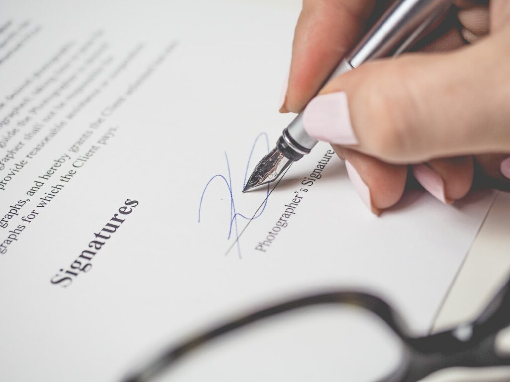 Poświadczenie notarialne podpisu przydaje się częściej, niż myślisz