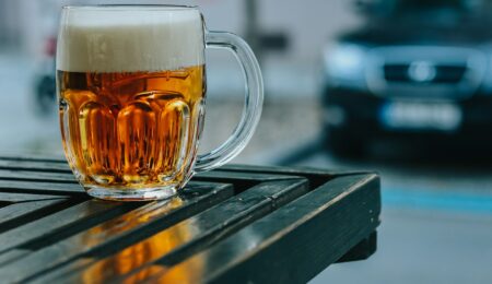 Piwo może być droższe nawet o 10 zł. Branża piwowarska obwinia rządzących i nowy projekt przepisów