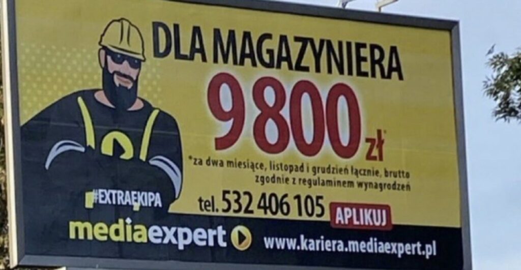 Z reklam Media Expert wynikało, że płaci pracownikom 54 000 złotych. Sprawa podzieliła Komisję Etyki Reklamy