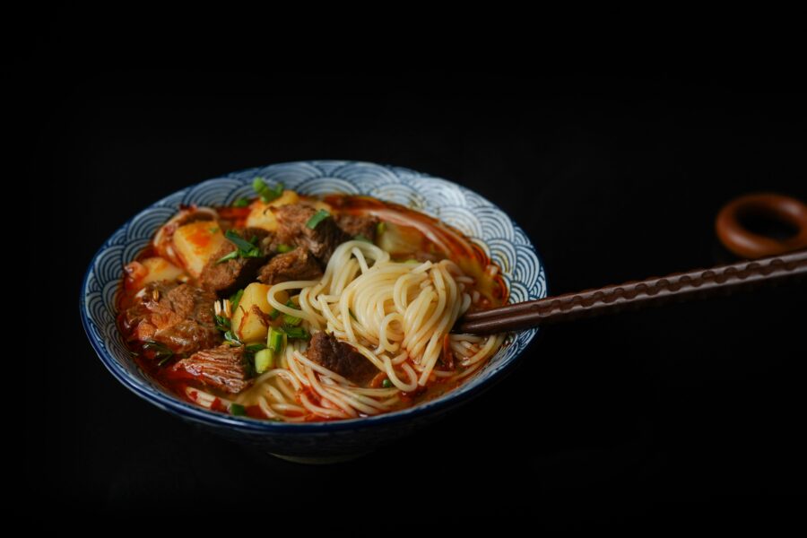 Ramen instant jednej z firm jest tak pikantny, że aż Duńczycy wycofują go ze sprzedaży. Ma być groźny dla zdrowia