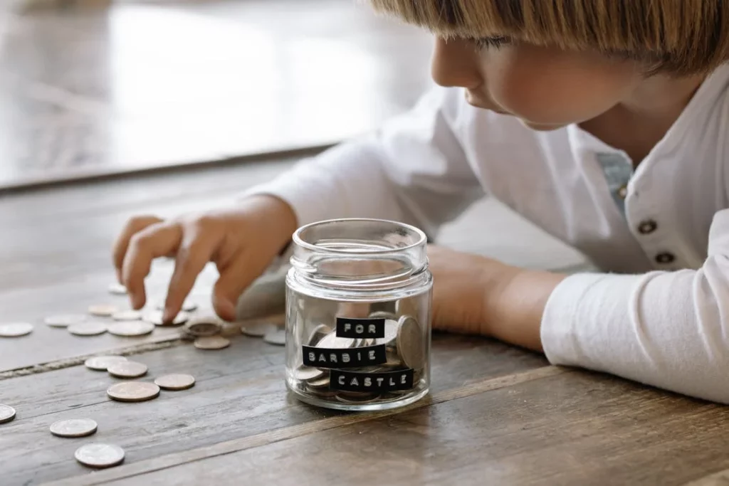 Z edukacją finansową dzieci przez rodziców nie jest tak źle. Wyniki badań są dość zaskakujące