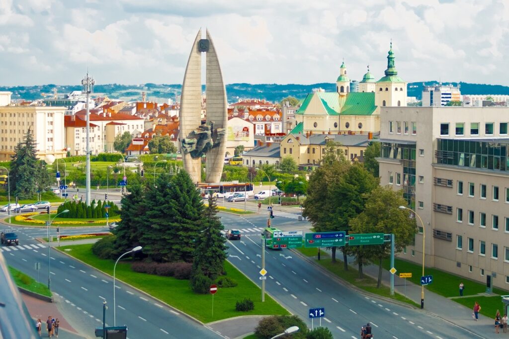 Wyśmiewanie wschodniej Polski jest obecnie nie tylko głupie, ale i bezpodstawne. Na zachodzie kraju też znajdują się biedne tereny