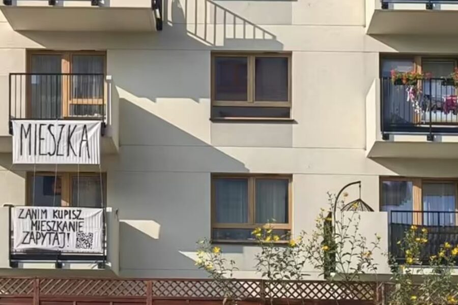 Wpadki Skanska przestają być tematem tabu. Mieszkańcy Parku Skandynawia z rozpaczliwym apelem na balkonach dewelopera