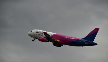 WizzAir do pasażerów za granicą: macie tu voucher na 5 euro, nie wydajcie wszystkiego od razu, widzimy się za dwa dni